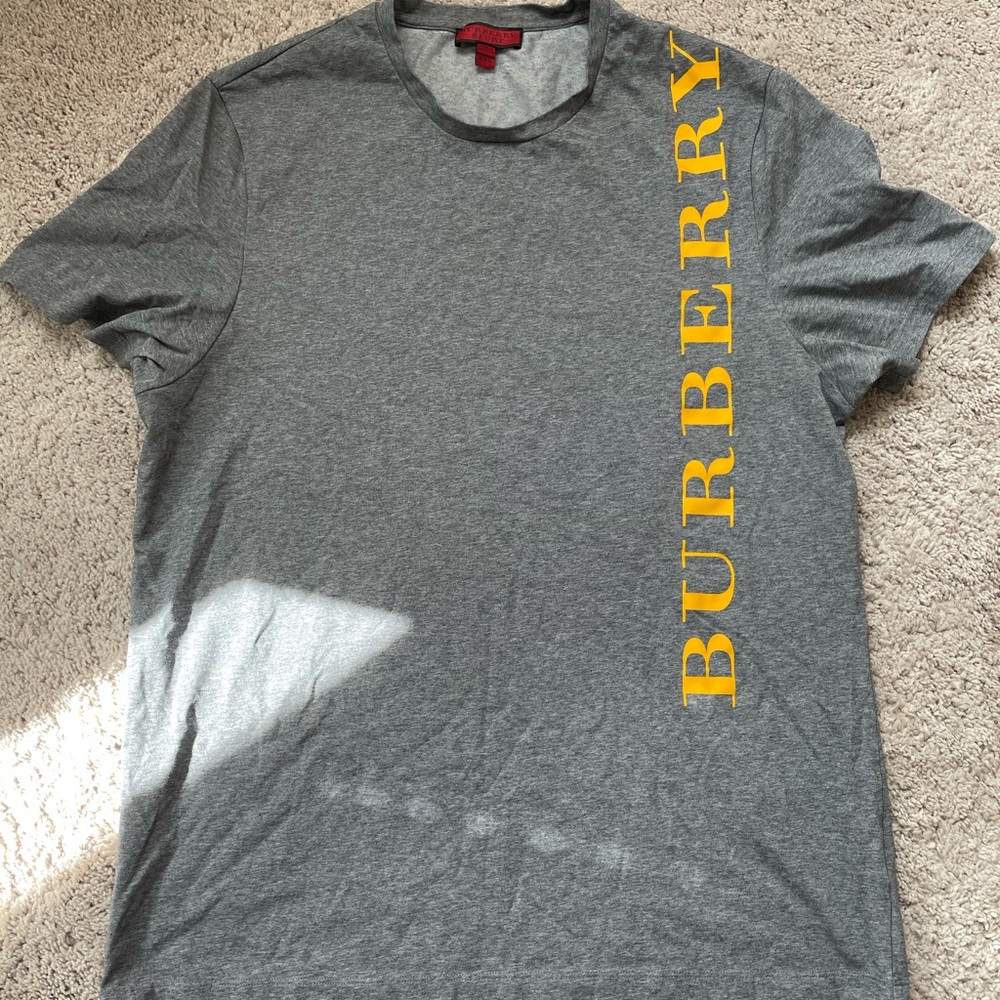 Burberry Tshirt